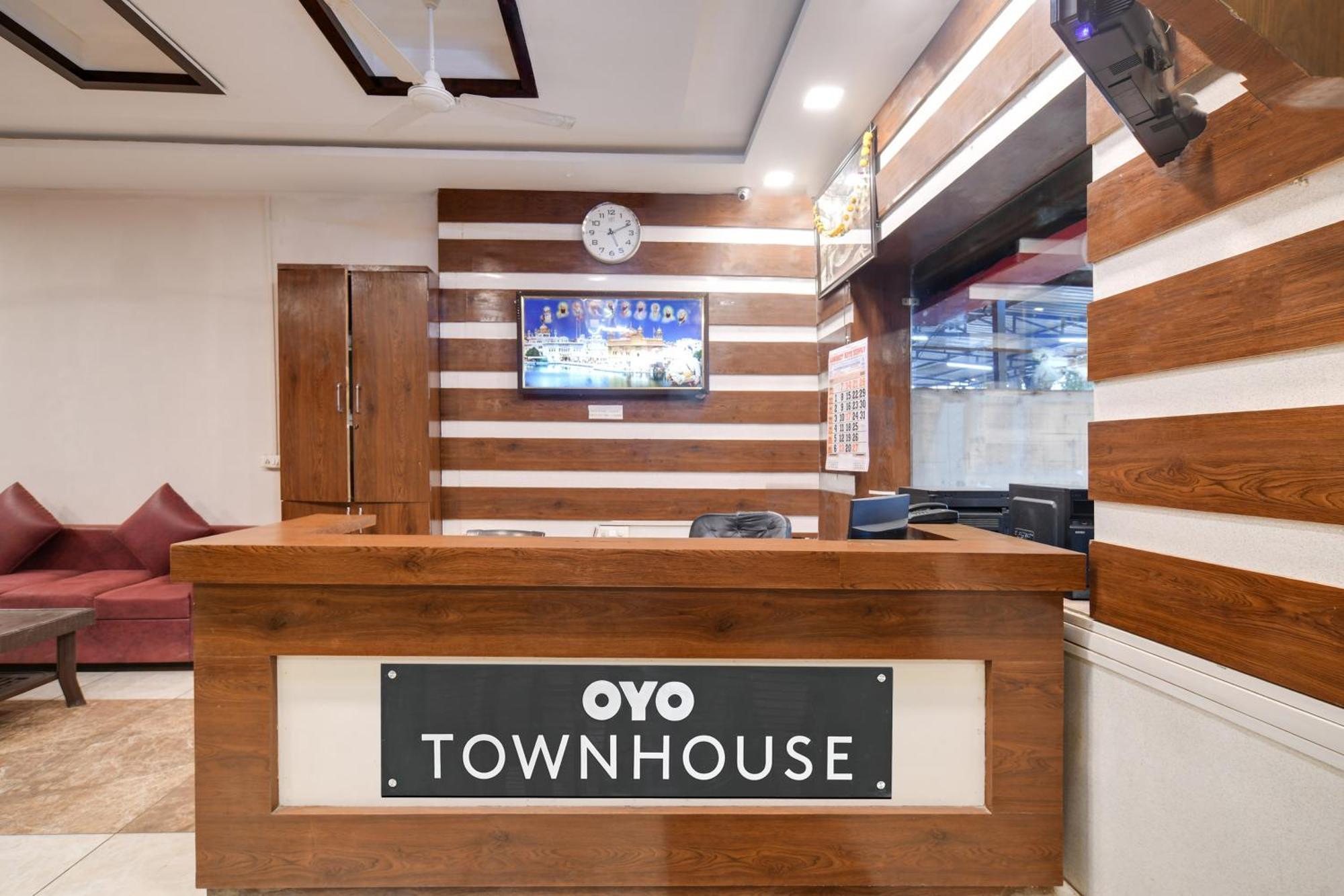אינדורה Townhouse Prime Stay מראה חיצוני תמונה